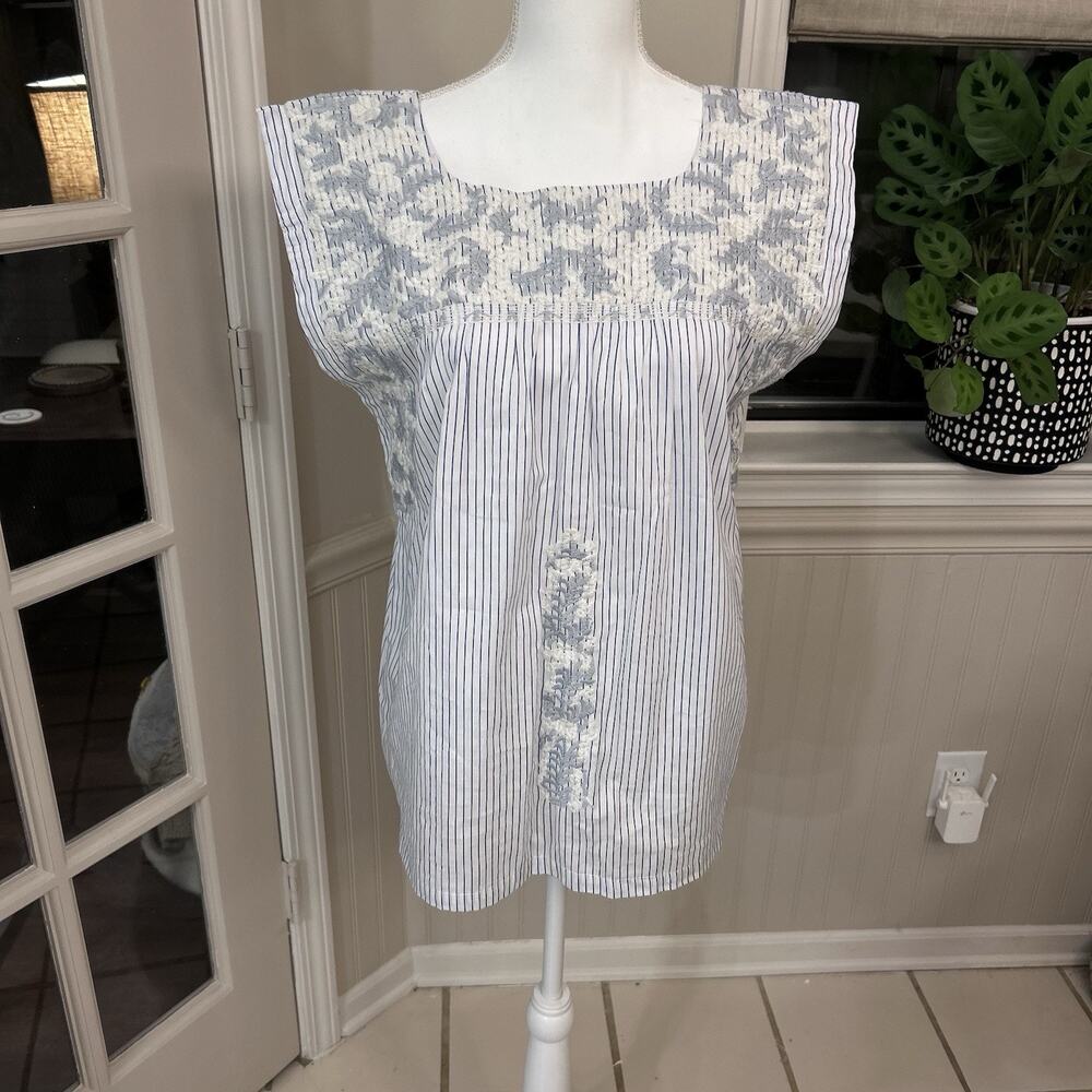 j marie embroidered top Size L